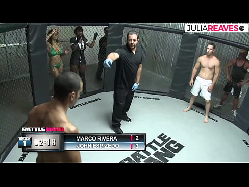 ❤️ Ultimate Fighter Ficks eng Nummer Meedchen direkt no engem Kampf am Ring ️❌ Sluts bei eis ❌