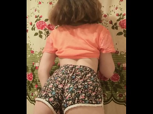 ❤️ Sexy jonk Babe deet hir Shorts op der Kamera of ️❌ Sluts bei eis ❌