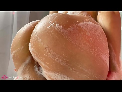 ❤️ Brunette masturbéiert Pussy mat Vibrator fir en intensiven Orgasmus an der Dusch ️❌ Sluts bei eis ❌