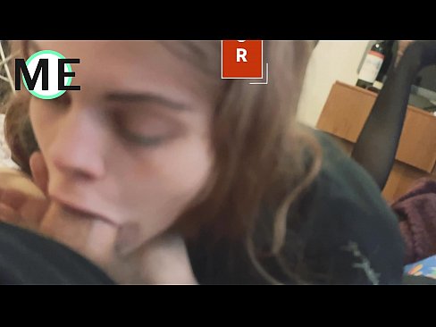 ❤️ Hals Dick, zerräissen Strumpfhosen an zerräissen Fersen schéin ze treffen ️❌ Sluts bei eis ❌